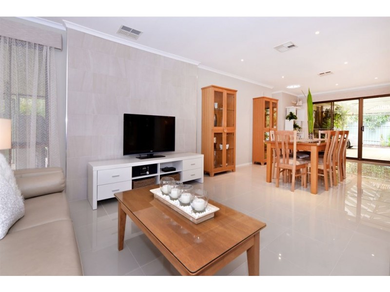 8 Heath Lane, Flagstaff Hill SA 5159