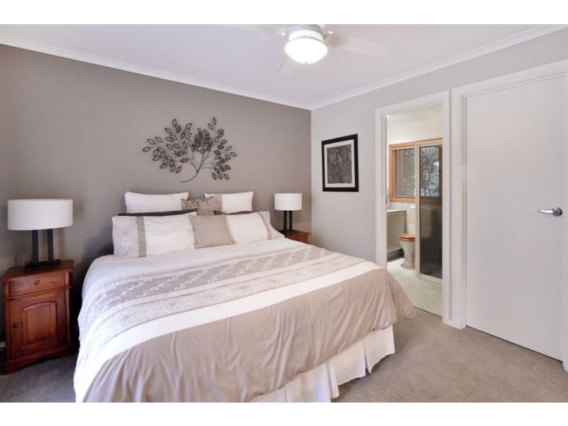 8 Heath Lane, Flagstaff Hill SA 5159