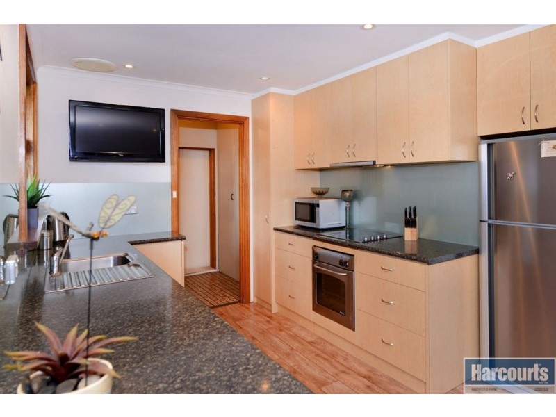 10 Emerald Street, Flagstaff Hill SA 5159