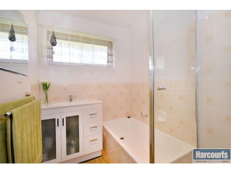 10 Emerald Street, Flagstaff Hill SA 5159