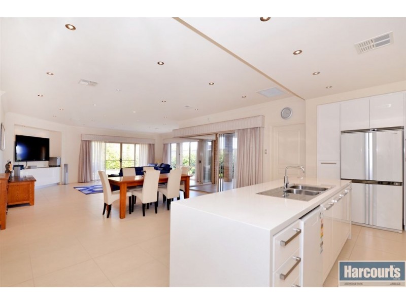 2A McHarg Road, Happy Valley SA 5159