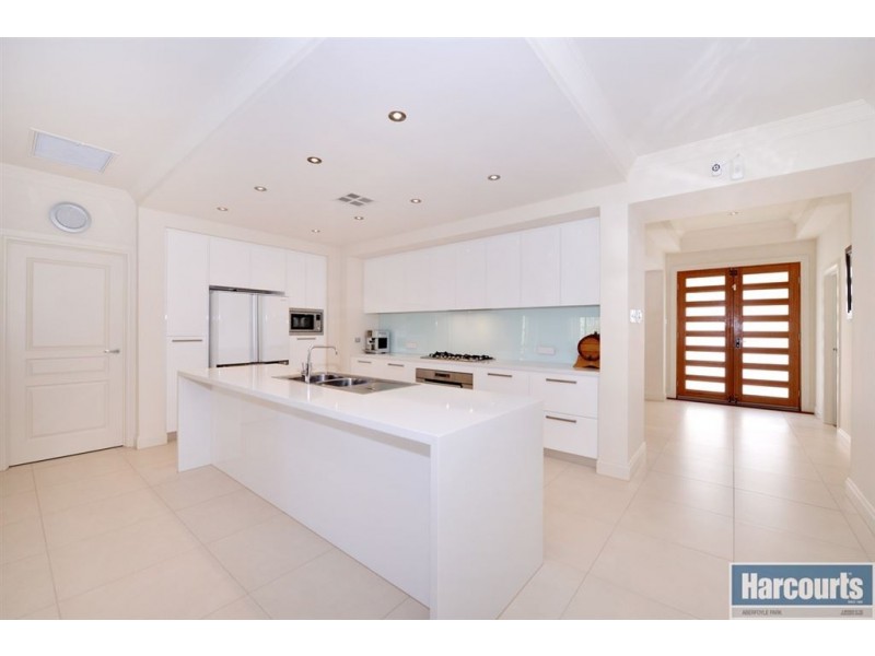 2A McHarg Road, Happy Valley SA 5159