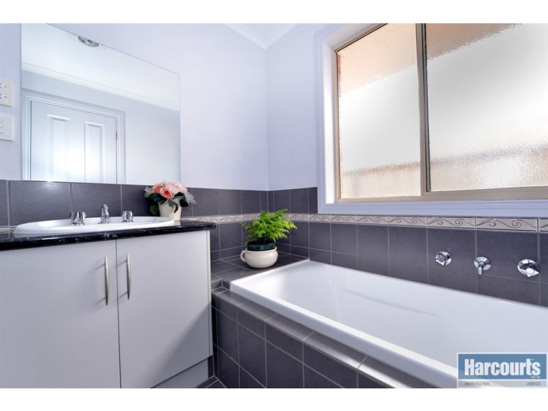 6 Glamis Avenue, Seacombe Gardens SA 5047