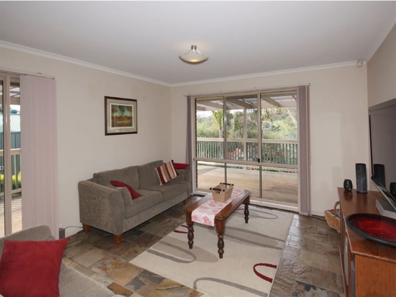 9 Gleneagles Road, Aberfoyle Park SA 5159