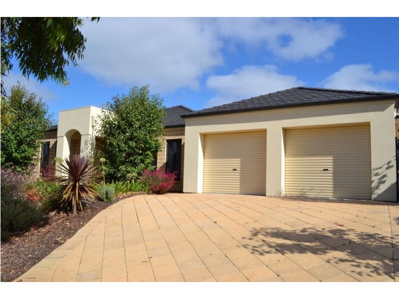 2 Plantation Avenue, Flagstaff Hill SA 5159