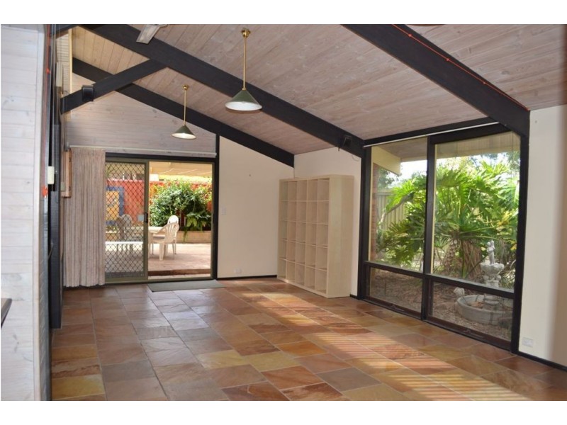 60 Oakridge Road, Aberfoyle Park SA 5159
