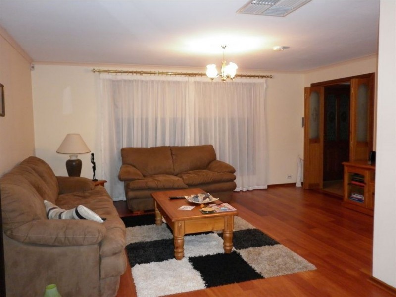 10 Allman Crescent, Aberfoyle Park SA 5159