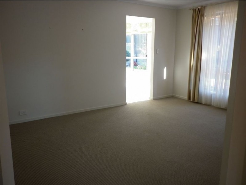 1 Plantation Avenue, Flagstaff Hill SA 5159