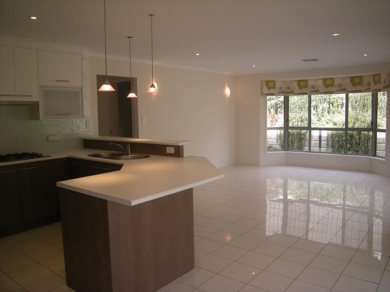 1 Plantation Avenue, Flagstaff Hill SA 5159
