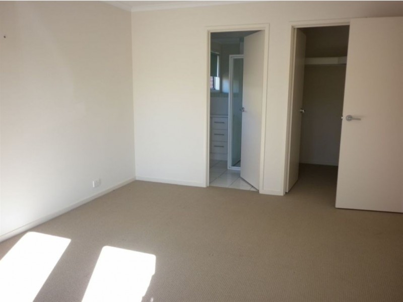 1 Plantation Avenue, Flagstaff Hill SA 5159