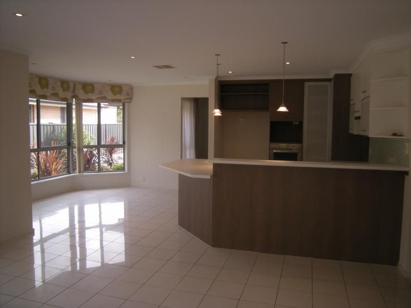1 Plantation Avenue, Flagstaff Hill SA 5159