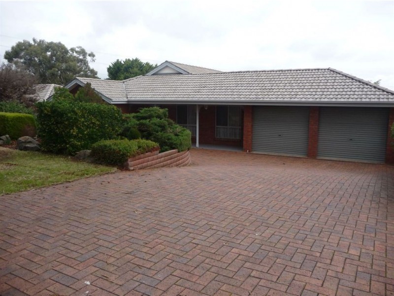 90 Oakridge Road, Aberfoyle Park SA 5159