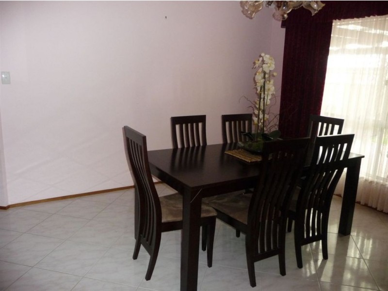 90 Oakridge Road, Aberfoyle Park SA 5159