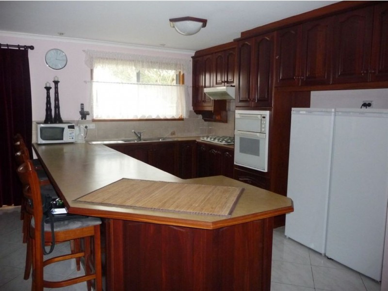 90 Oakridge Road, Aberfoyle Park SA 5159