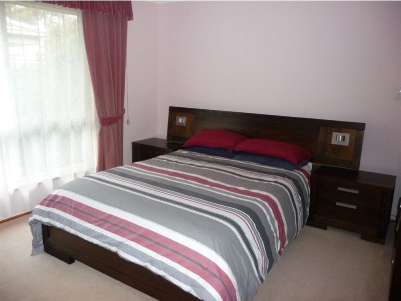 90 Oakridge Road, Aberfoyle Park SA 5159