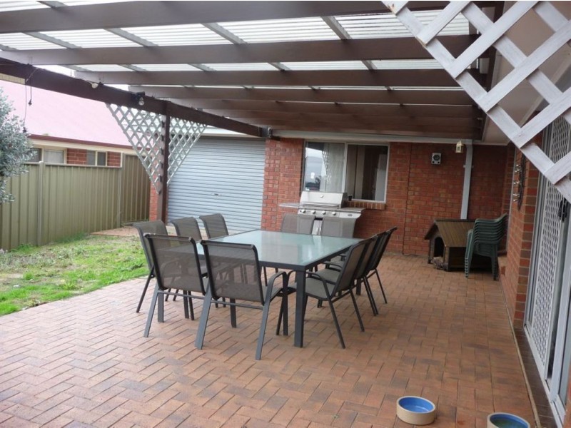 90 Oakridge Road, Aberfoyle Park SA 5159