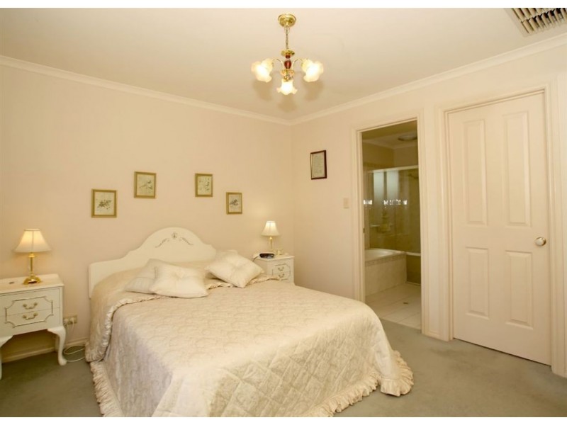 5 Thalassa Mews, Aberfoyle Park SA 5159