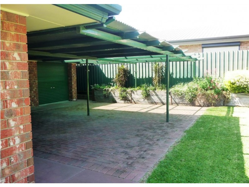 25 Parkes Avenue, Woodcroft SA 5162