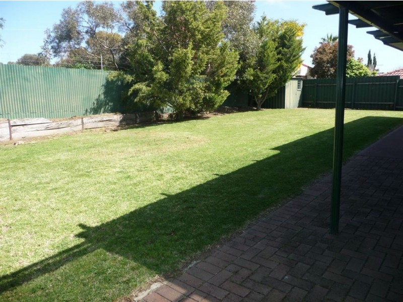 25 Parkes Avenue, Woodcroft SA 5162