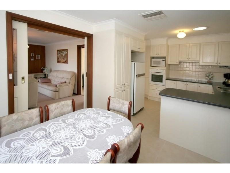 9 Fraser Avenue, Happy Valley SA 5159