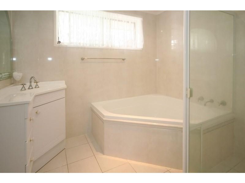 9 Fraser Avenue, Happy Valley SA 5159