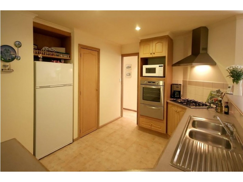 13 Woodland Grove, Aberfoyle Park SA 5159