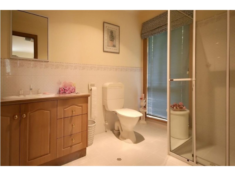 13 Woodland Grove, Aberfoyle Park SA 5159