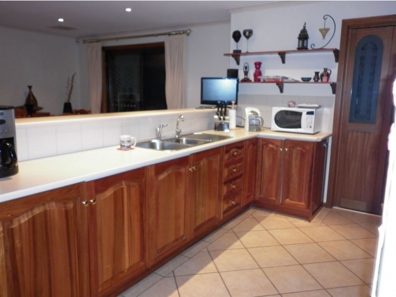 10 Allman Crescent, Aberfoyle Park SA 5159