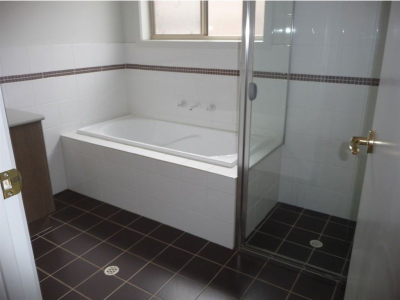 4 McGuire Court, Hackham SA 5163