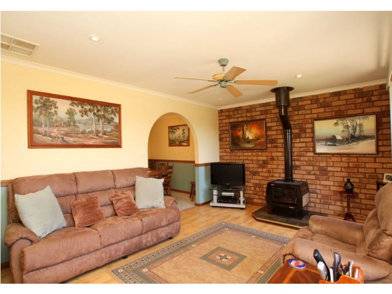 40 Lynlee Crescent, Huntfield Heights SA 5163