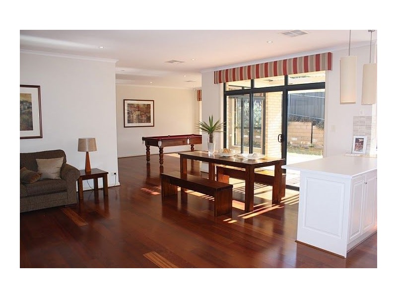 2 Plantation Avenue, Flagstaff Hill SA 5159