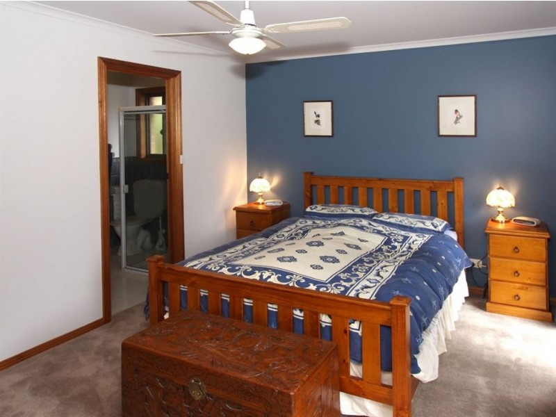 53 Tania Drive, Aberfoyle Park SA 5159