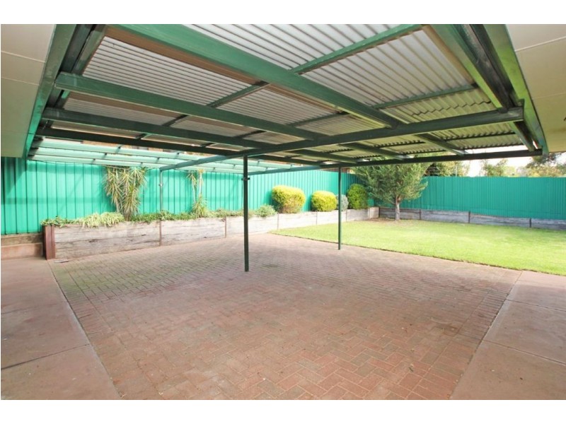 25 Parkes Avenue, Woodcroft SA 5162