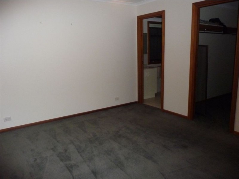 46 Pine Drive, Aberfoyle Park SA 5159