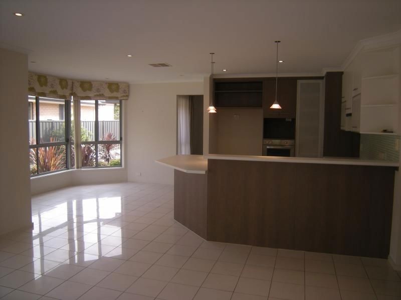 1 Plantation Avenue, Flagstaff Hill SA 5159