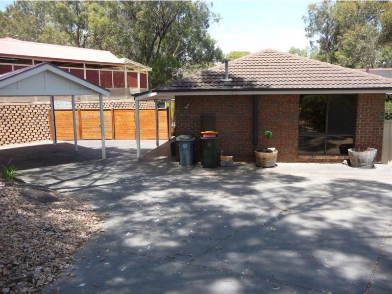 24 Outlook Drive, Aberfoyle Park SA 5159