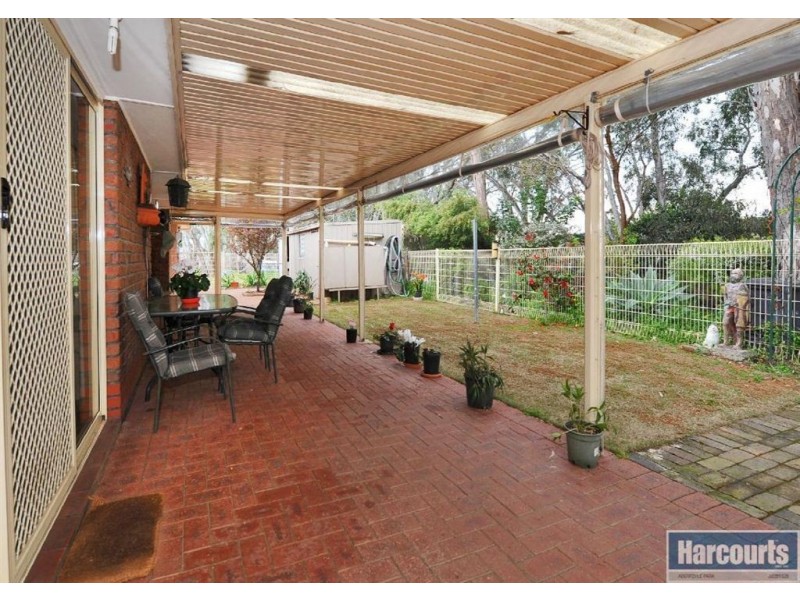 9 Riddoch Cres, Woodcroft SA 5162