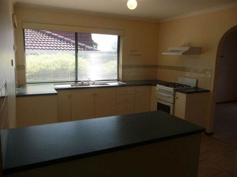 25 Parkes Ave, Woodcroft SA 5162