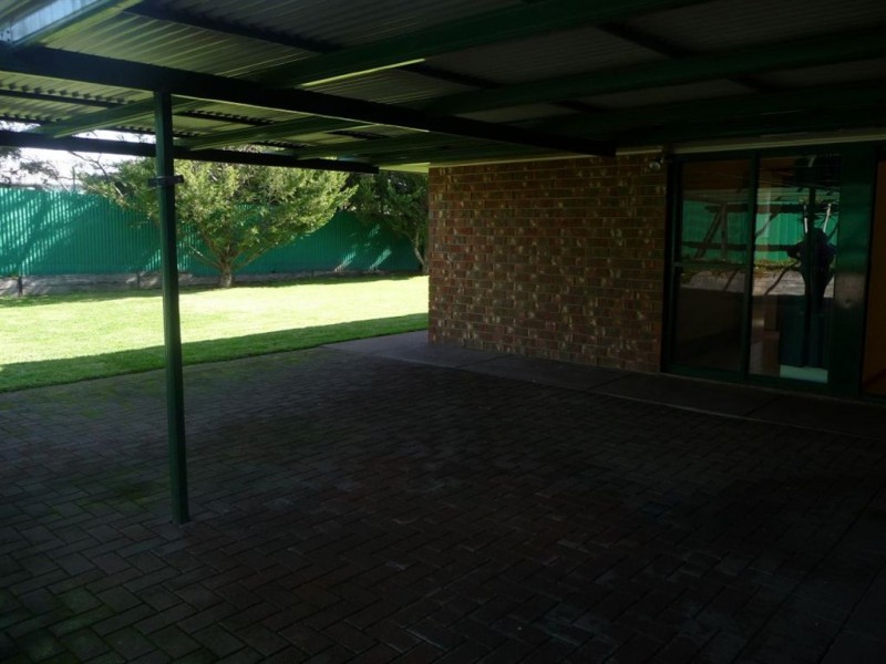 25 Parkes Ave, Woodcroft SA 5162