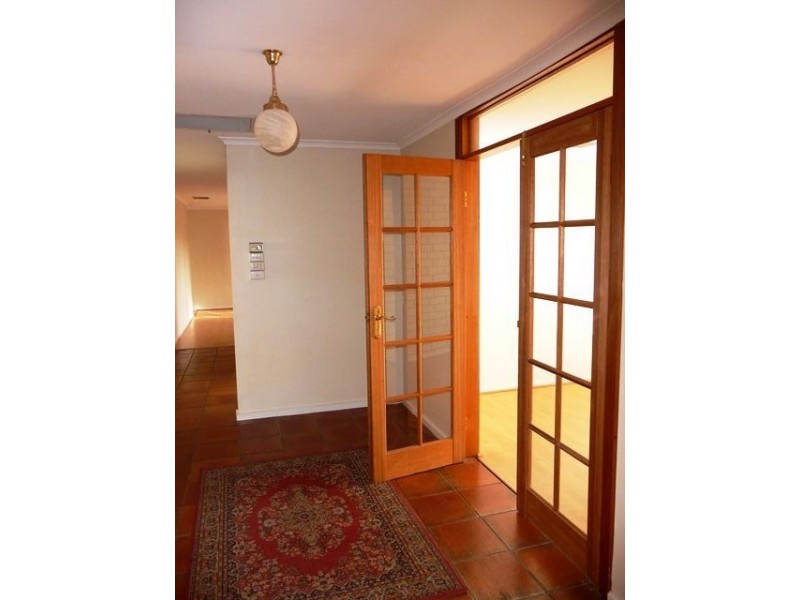 8 Grove Street, Eden Hills SA 5050