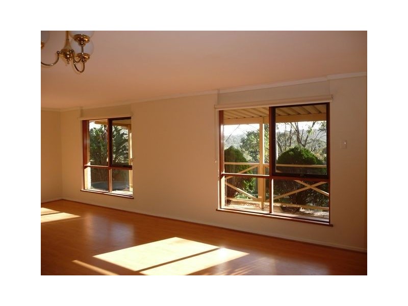 8 Grove Street, Eden Hills SA 5050