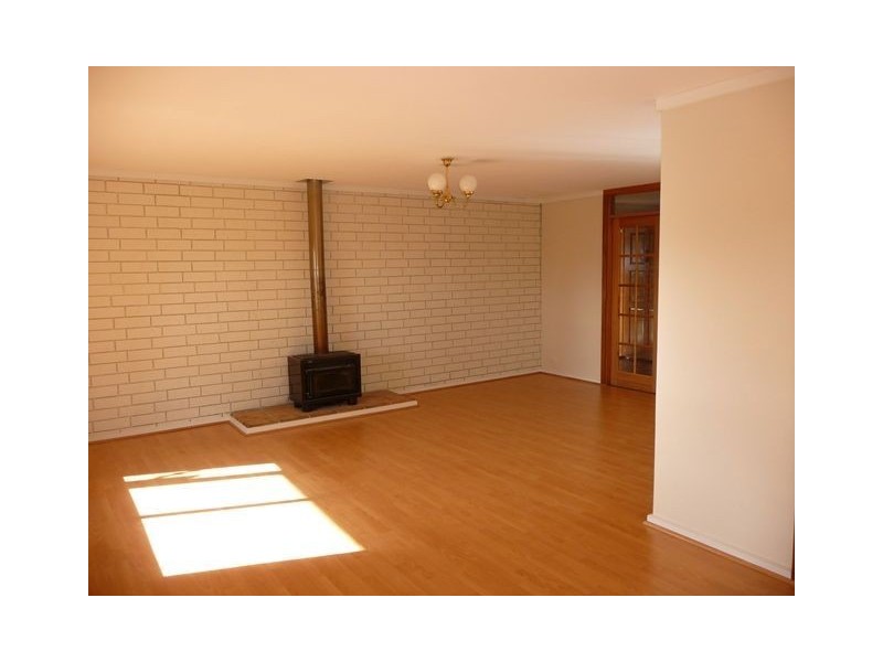 8 Grove Street, Eden Hills SA 5050