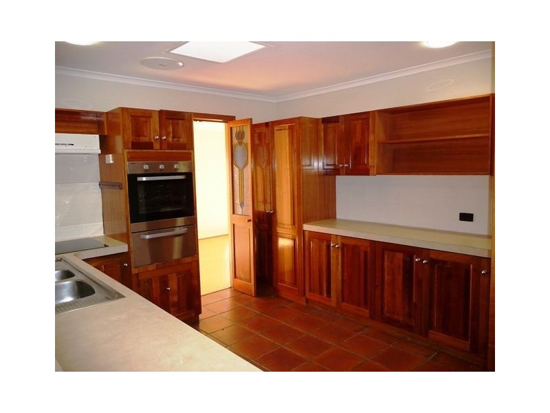 8 Grove Street, Eden Hills SA 5050