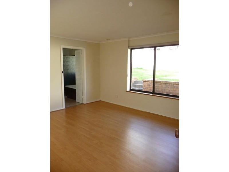 8 Grove Street, Eden Hills SA 5050