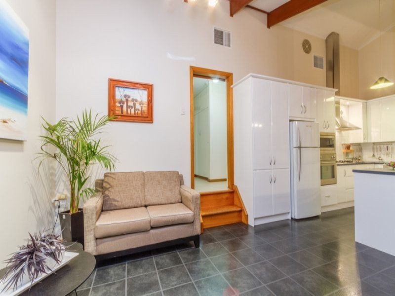 36 Jordan Avenue, Happy Valley SA 5159