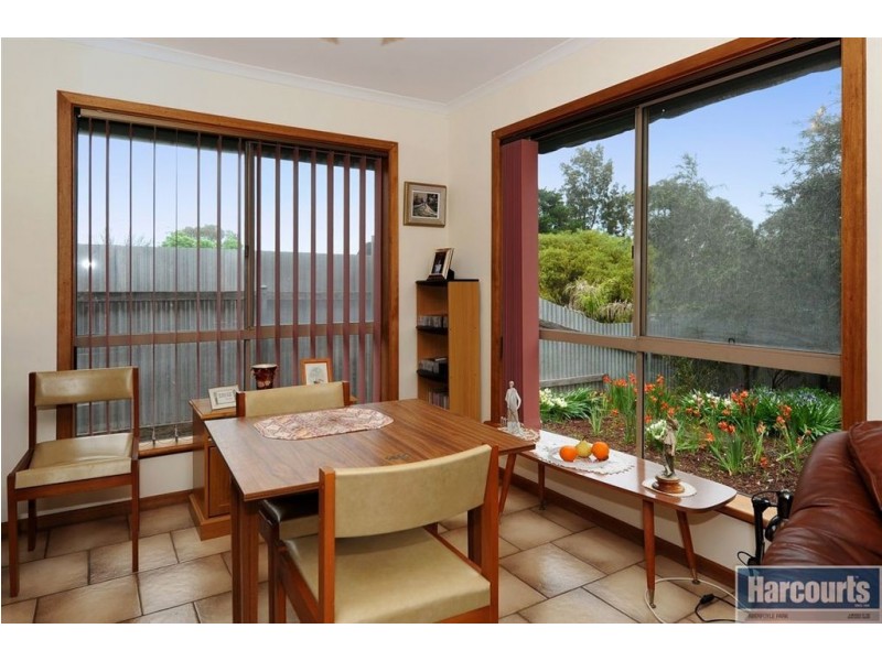 2 Spruce Avenue, Aberfoyle Park SA 5159