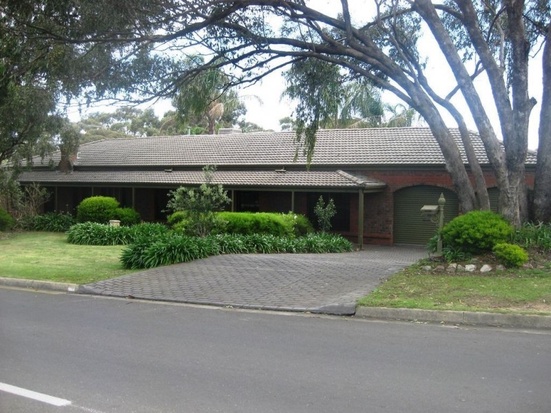 18 Daveys Road, Flagstaff Hill SA 5159