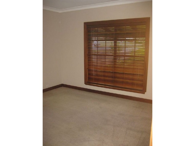 18 Daveys Road, Flagstaff Hill SA 5159