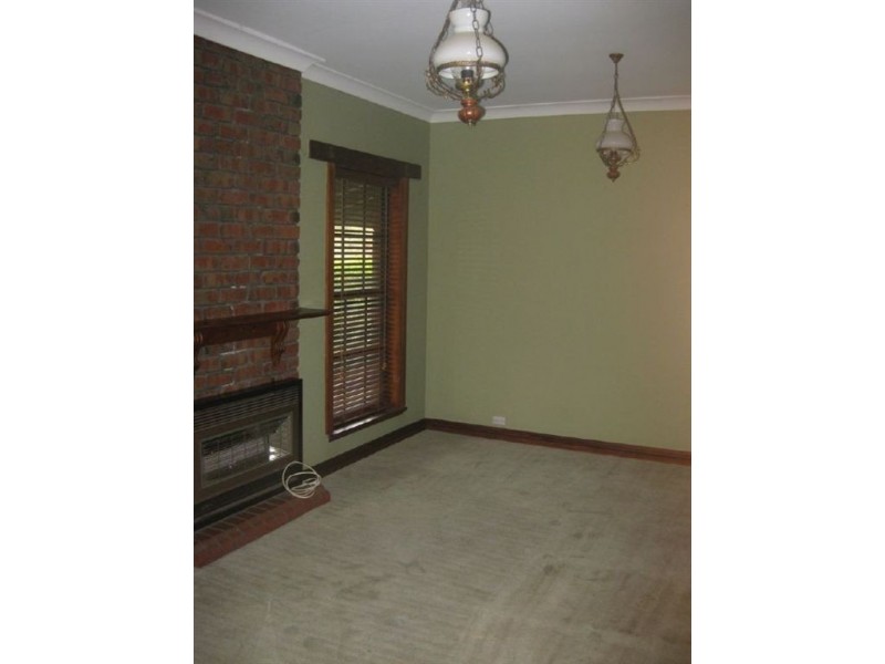 18 Daveys Road, Flagstaff Hill SA 5159