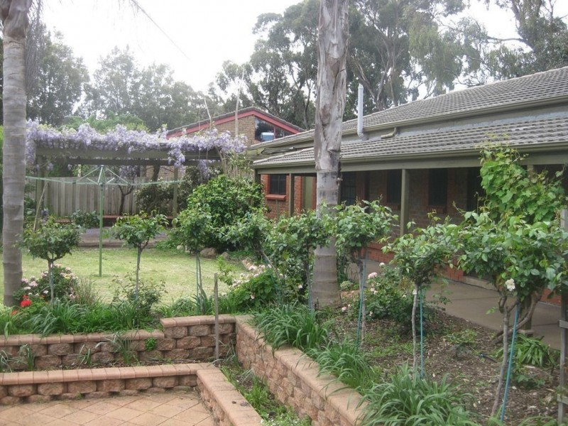 18 Daveys Road, Flagstaff Hill SA 5159